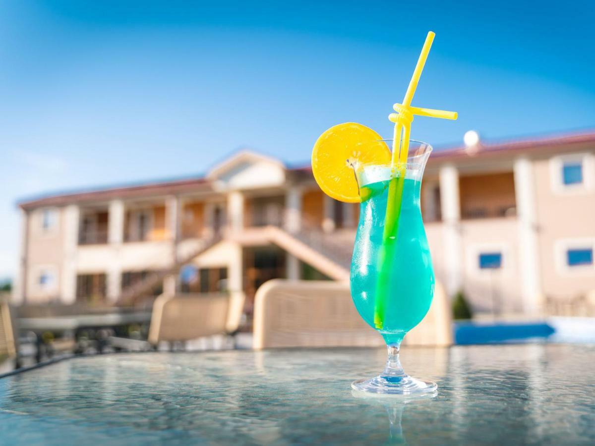 Hotel Royal Garden Niksic Luaran gambar